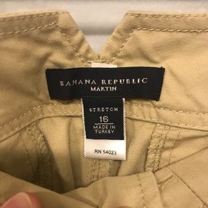 NWOT Banana Republic Martin chinos
